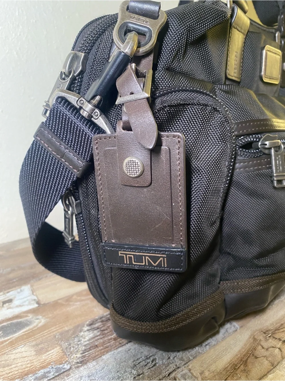 TUMI ALPHA BRAVO BLACK Men's Multi-Pocket Messenger Bag